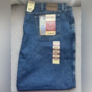 Wrangler Rugged Wear Blue Jeans
Mens 48x30 Relaxed‎ Fit Over Boot Big & Tall NWT
